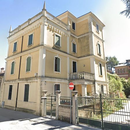 Civico 18 Bed & Breakfast Bassano del Grappa Bagian luar foto