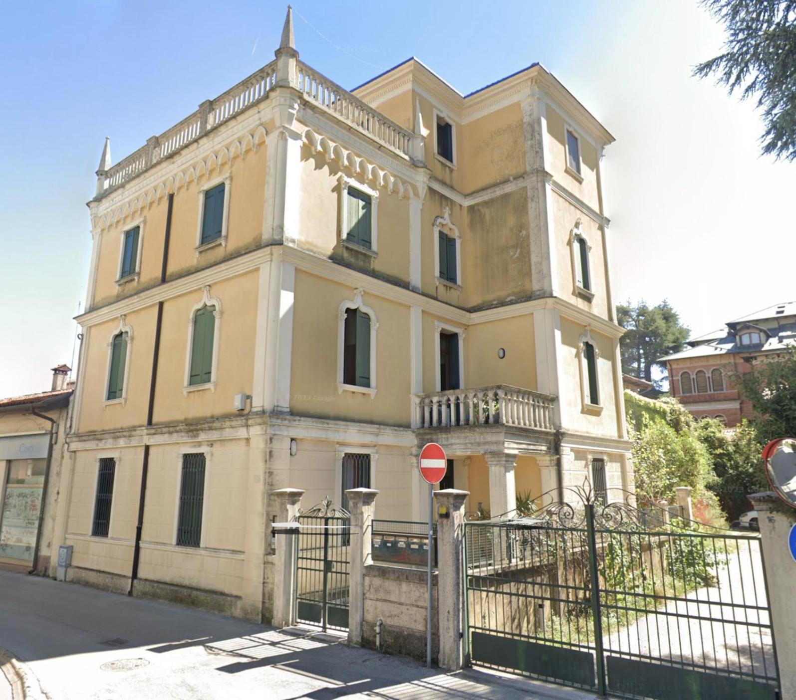 Civico 18 Bed & Breakfast Bassano del Grappa Bagian luar foto