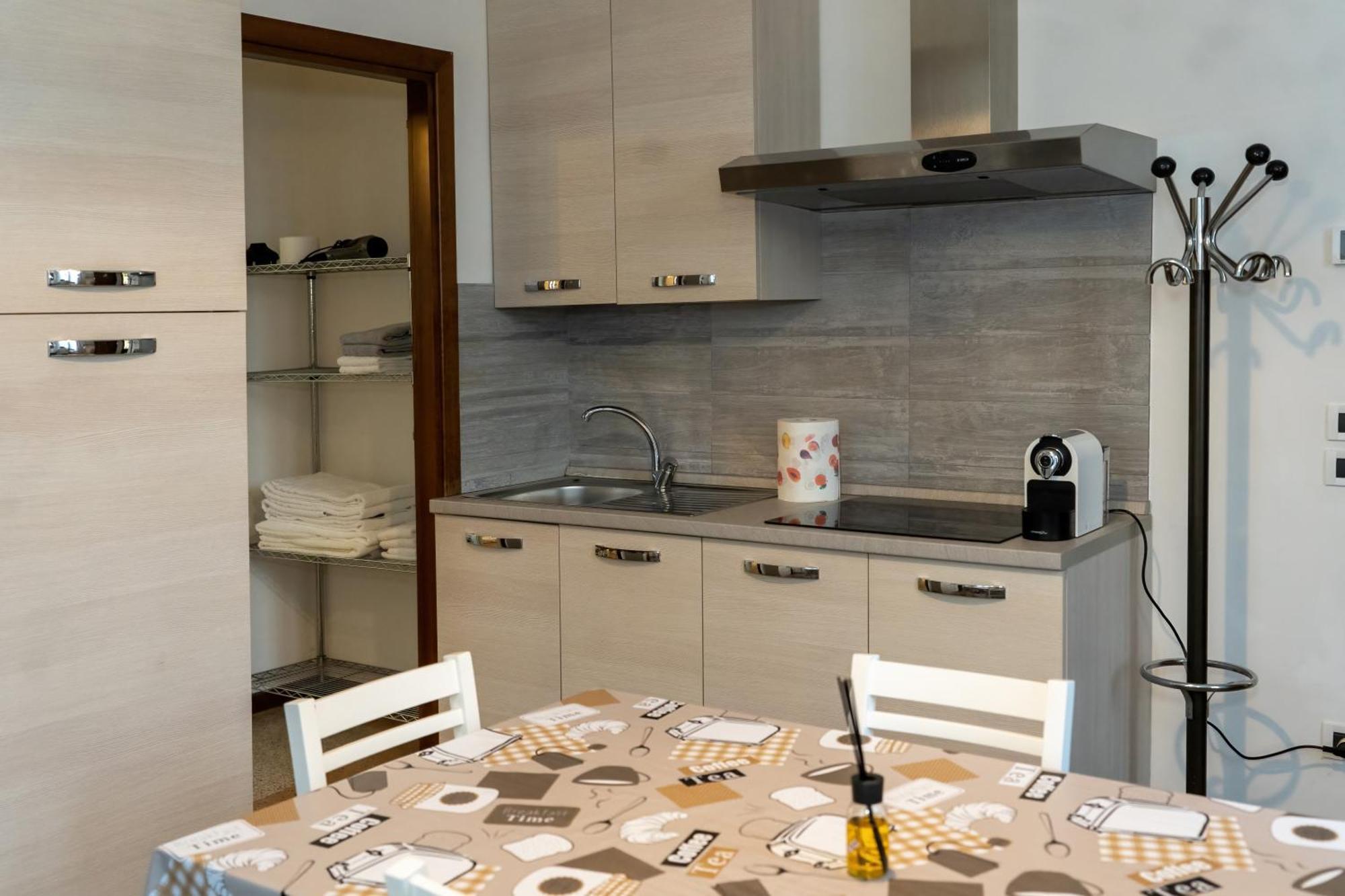 Civico 18 Bed & Breakfast Bassano del Grappa Bagian luar foto